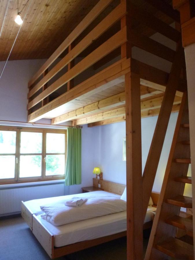 Familien Und Wanderhotel Clarezia Breil/Brigels Exterior photo